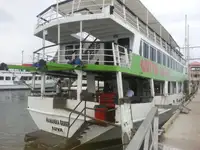 Kapal feri untuk dijual