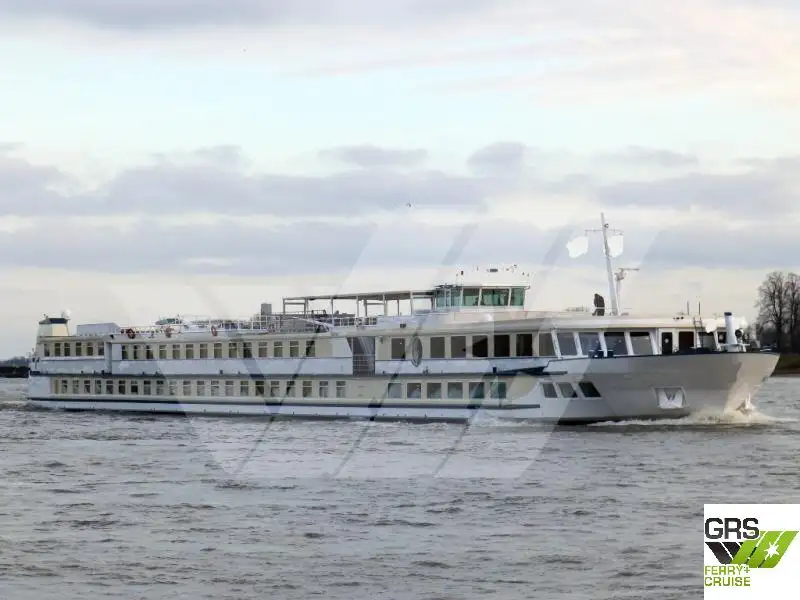 Kapal pesiar untuk dijual
