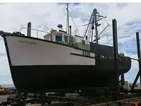 Kapal keruk dijual