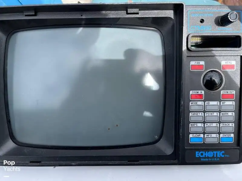 Sekoci penyelamat untuk dijual