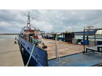 Kapal kru untuk dijual
