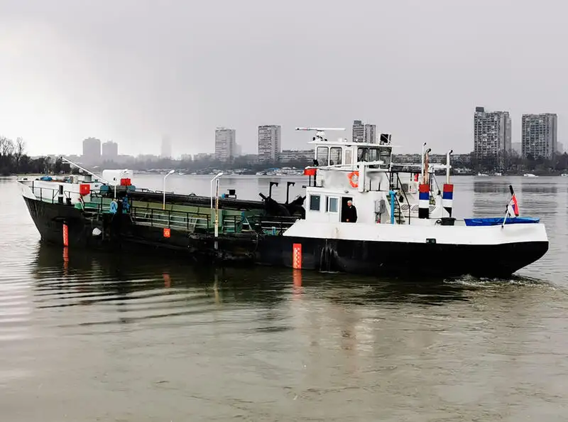 Kapal keruk untuk dijual