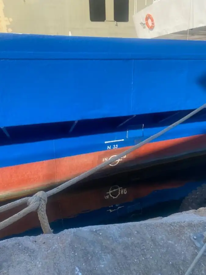Kapal feri untuk dijual