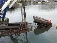 Kapal keruk untuk dijual