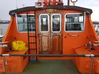 Sekoci penyelamat untuk dijual