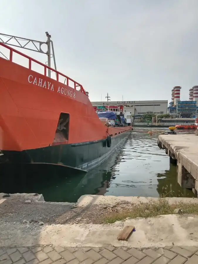 Kapal pendarat, tank untuk dijual