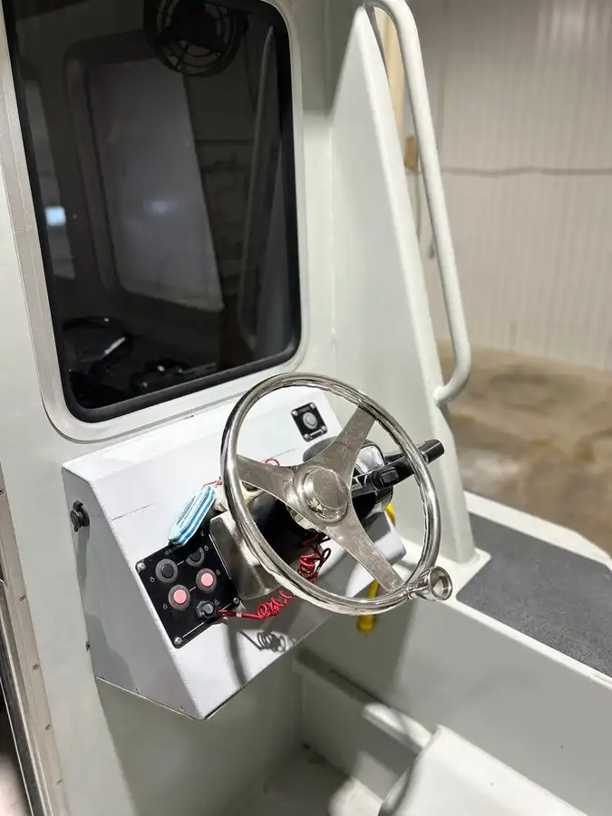 Kapal patroli untuk dijual
