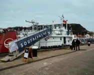 Kapal survei untuk dijual