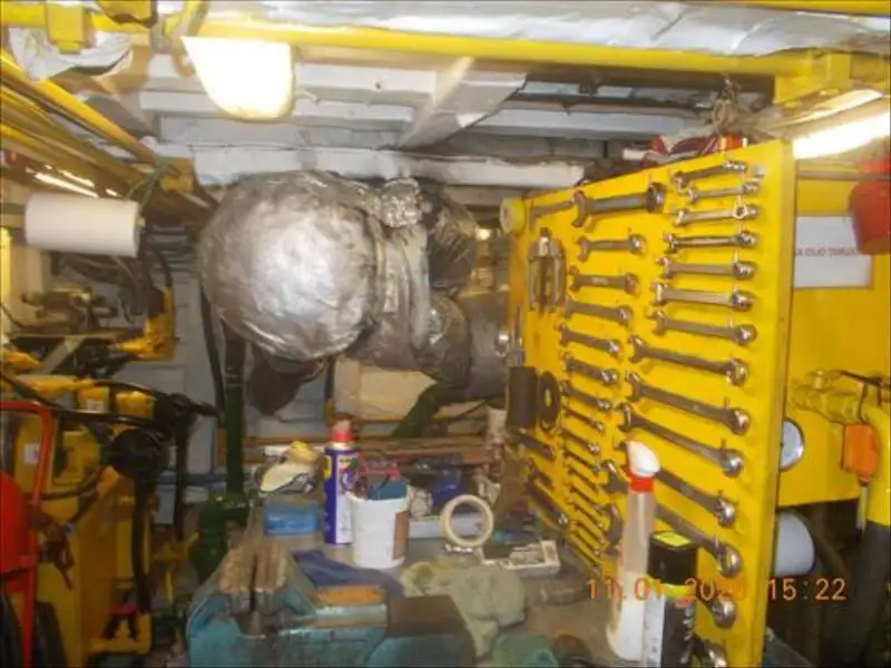 Kapal kru untuk dijual