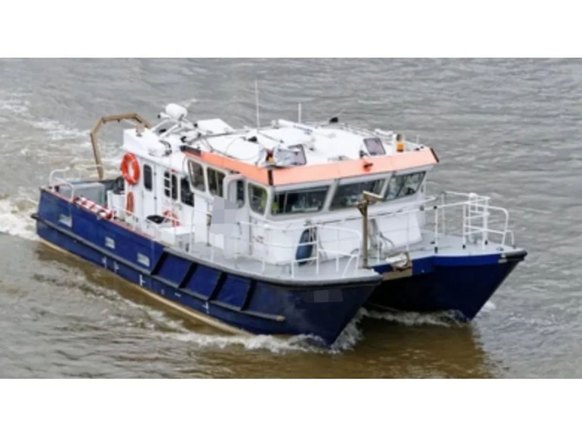 Kapal survei untuk dijual