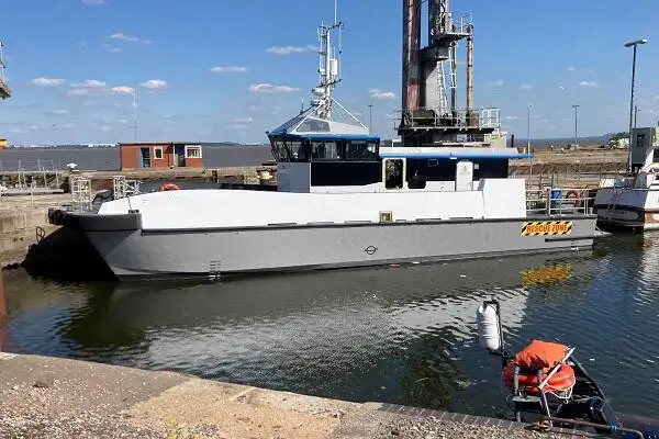 Kapal kontainer untuk dijual