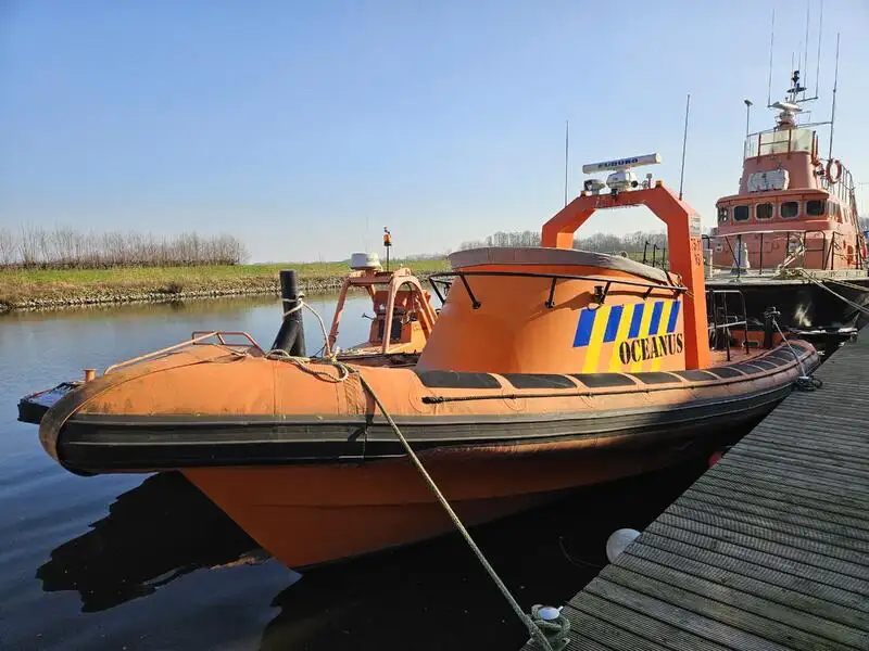 Perahu karet kaku untuk dijual