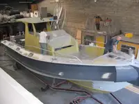 Kapal patroli untuk dijual