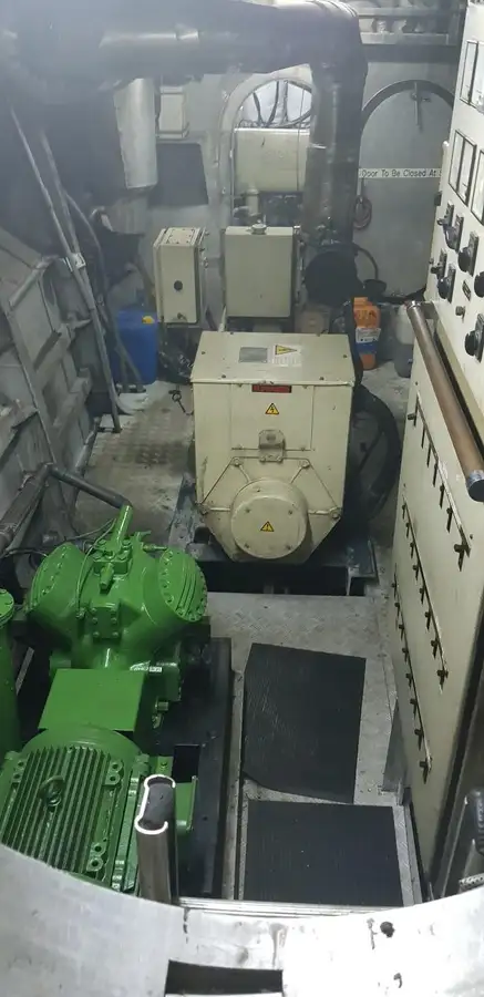 Kapal feri untuk dijual