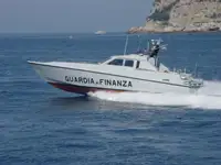 Kapal patroli untuk dijual