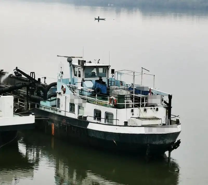 Kapal keruk untuk dijual