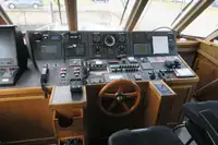 Kapal patroli untuk dijual