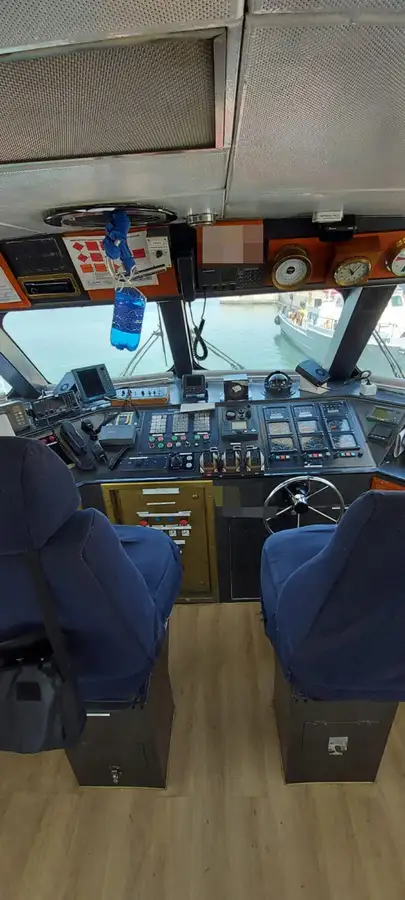 Kapal kru untuk dijual