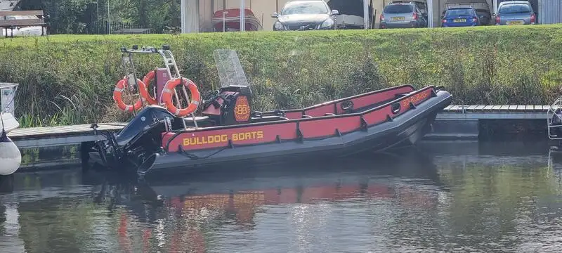 Perahu karet kaku untuk dijual