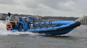 Perahu karet kaku untuk dijual
