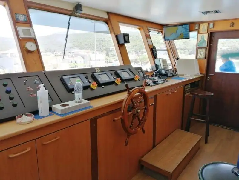 Kapal pesiar untuk dijual