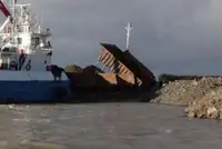 Kapal keruk untuk dijual