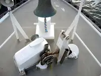 Kapal survei untuk dijual