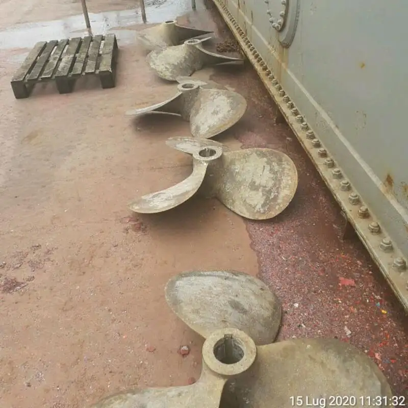 Kapal kru untuk dijual