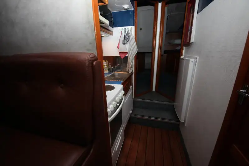 Kapal patroli untuk dijual
