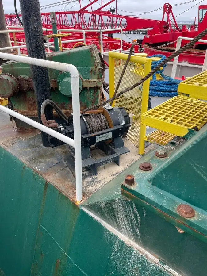 Kapal keruk untuk dijual
