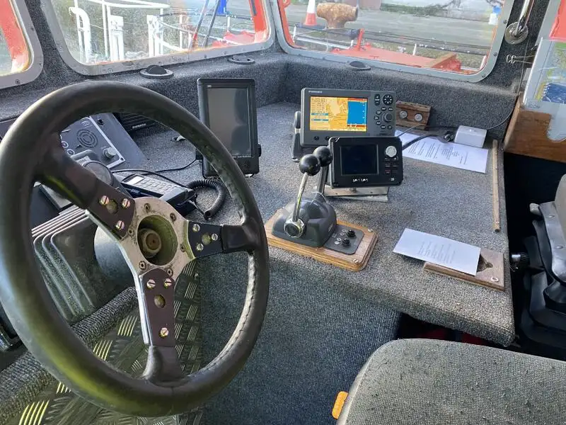 Kapal kru untuk dijual