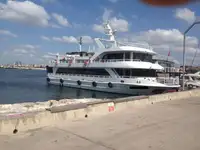 Kapal pesiar untuk dijual