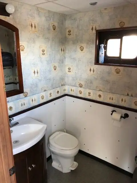Kapal pesiar untuk dijual