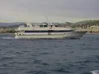 Kapal feri untuk dijual