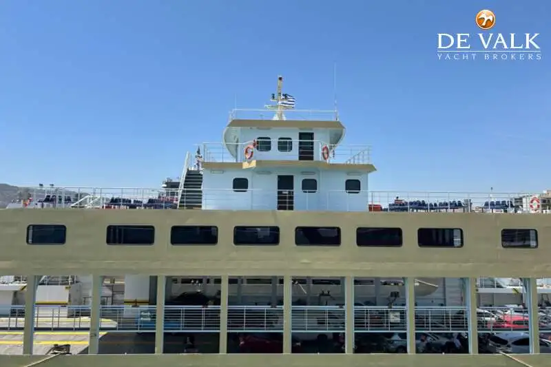 Kapal feri untuk dijual