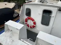 Kapal patroli untuk dijual