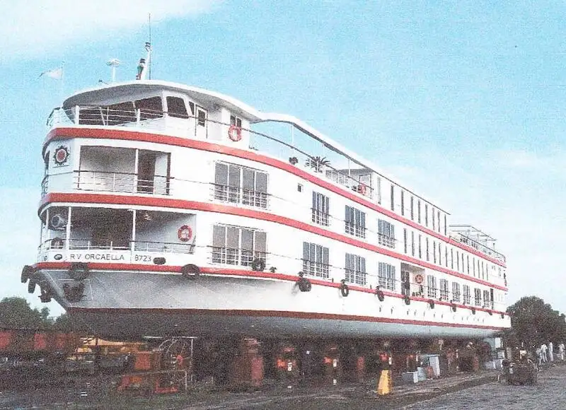 Kapal pesiar untuk dijual