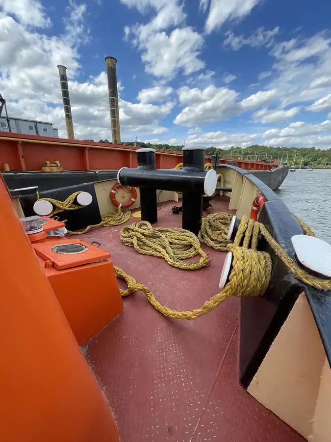 Kapal tunda untuk dijual