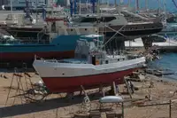 Kapal pemadam kebakaran dijual