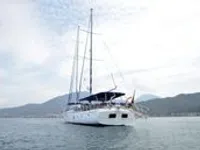 Yacht untuk dijual