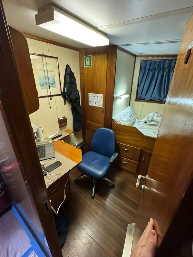 Kapal kontainer untuk dijual
