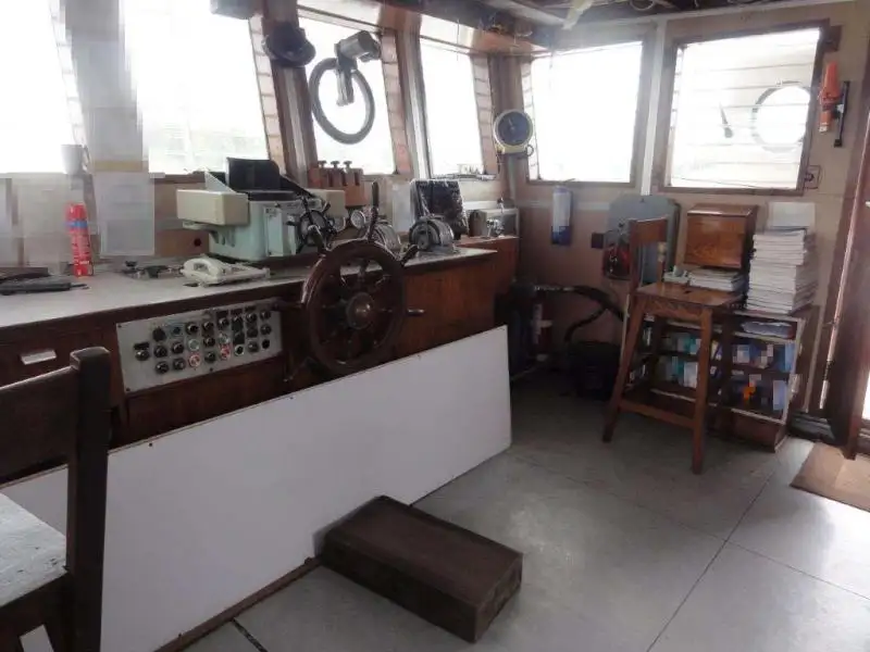 Kapal tunda untuk dijual