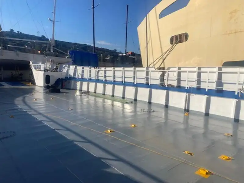 Kapal feri untuk dijual