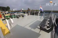 Hotel terapung untuk dijual