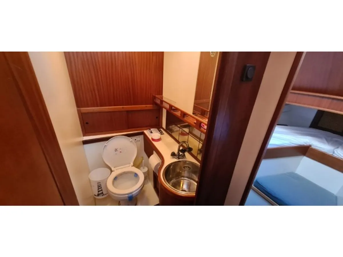 Yacht untuk dijual