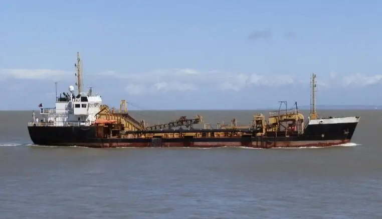 Kapal keruk untuk dijual