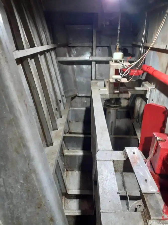 Kapal kru untuk dijual