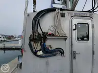 Sekoci penyelamat untuk dijual