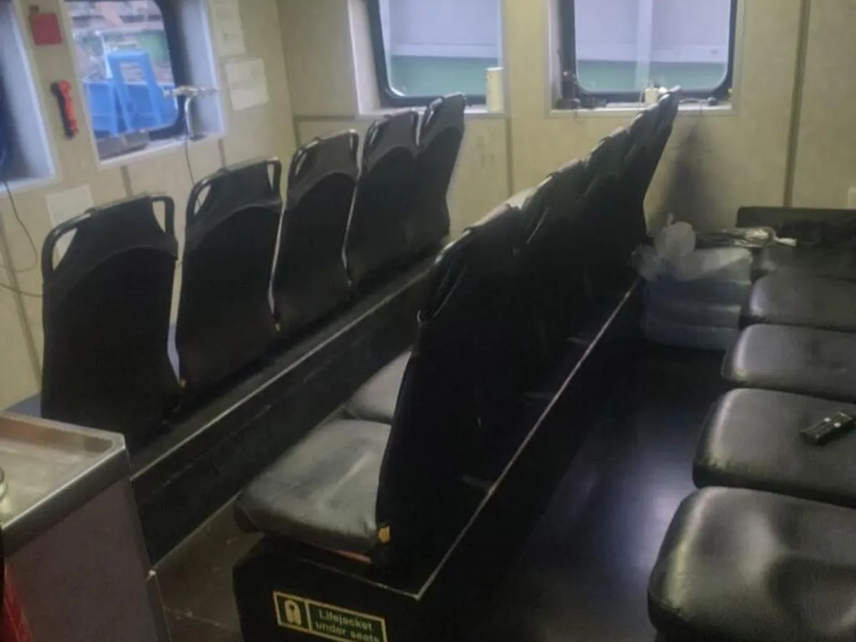 Kapal kru untuk dijual
