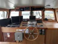 Kapal survei dijual